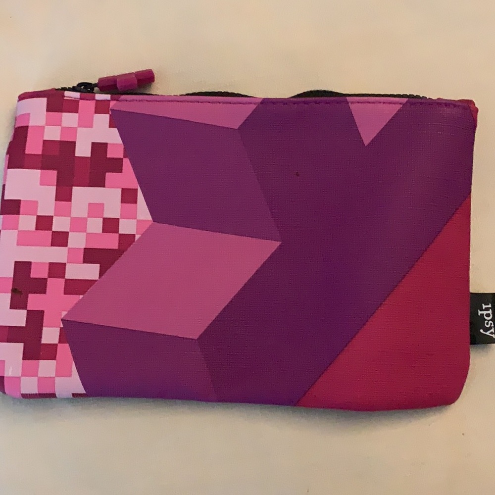 COPY -✨ 2/$8 3/$10 5/$15 Assorted Ipsy bags